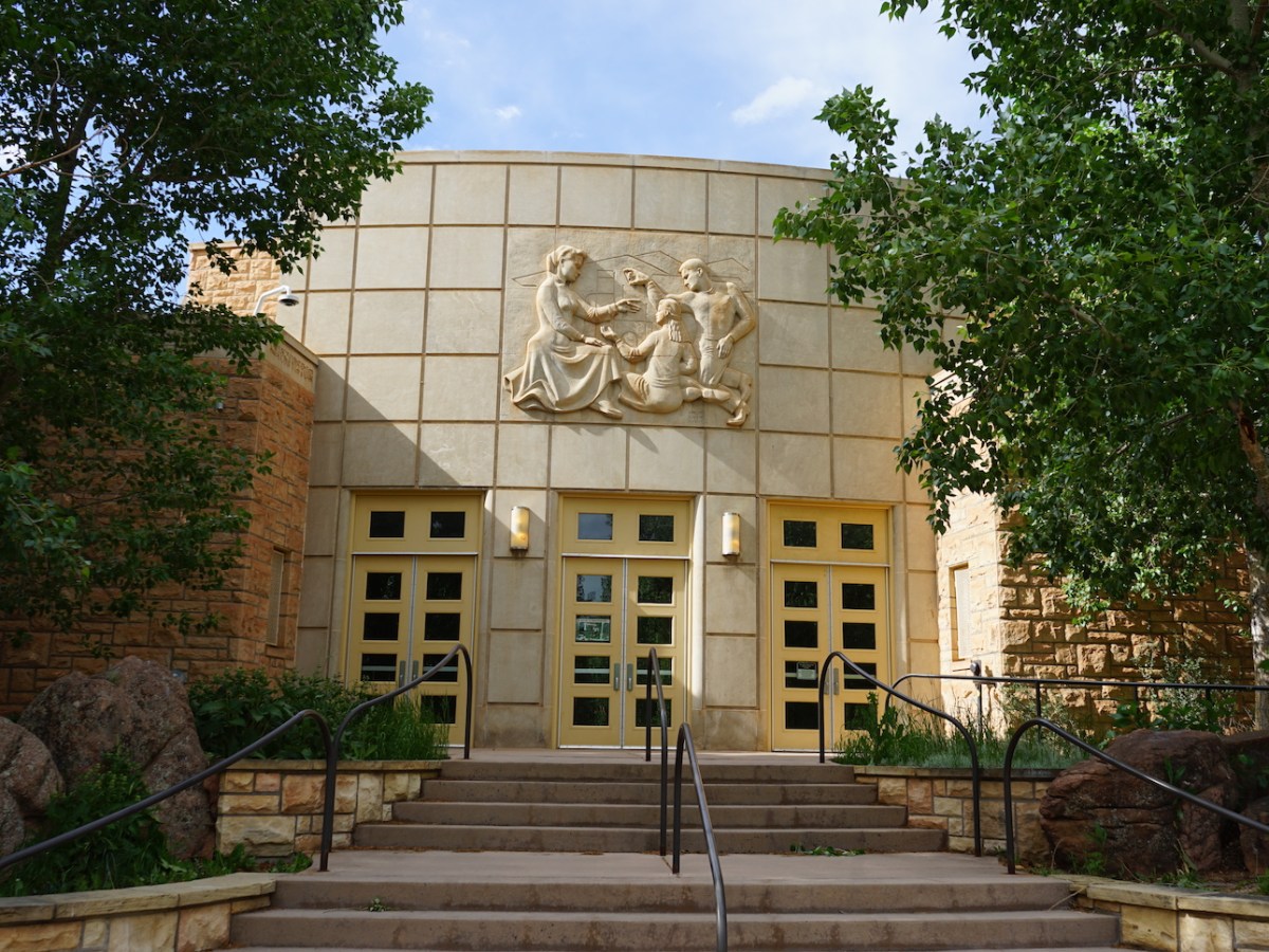 Lab School bill squeaks through Senate Education Committee